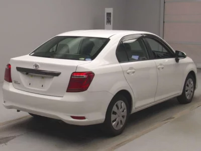 Toyota COROLLA AXIO  с аукциона в Японии