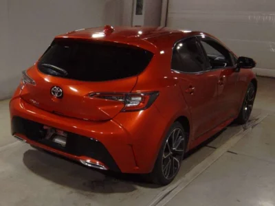 Toyota COROLLA SPORT  с аукциона в Японии