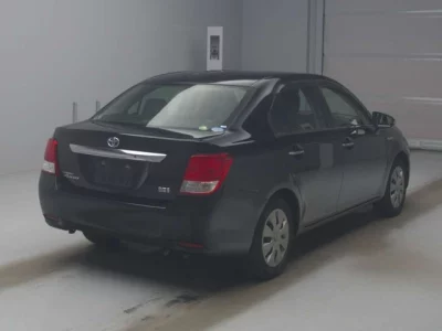 Toyota COROLLA AXIO  с аукциона в Японии
