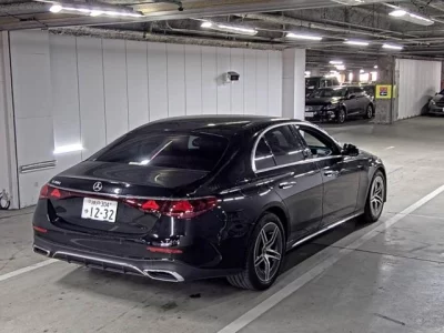Mercedes-Benz E CLASS  с аукциона в Японии