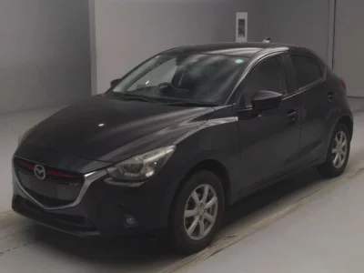 Mazda DEMIO  с аукциона в Японии