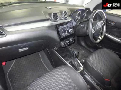 Suzuki SWIFT  с аукциона в Японии
