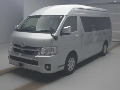 Toyota HIACE  с аукциона в Японии