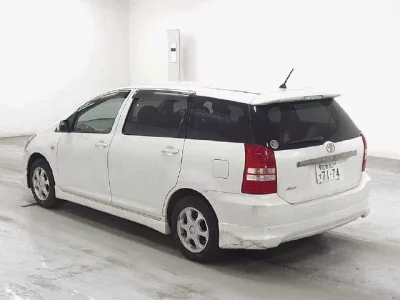 Toyota WISH  с аукциона в Японии