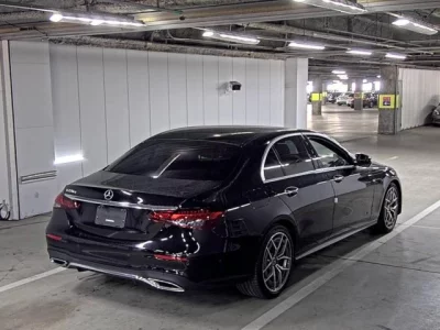 Mercedes-Benz E CLASS  с аукциона в Японии