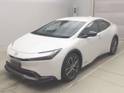 Toyota PRIUS  с аукциона в Японии