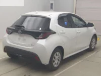 Toyota YARIS лот № 72036 оценка 4  с аукциона в Японии 1