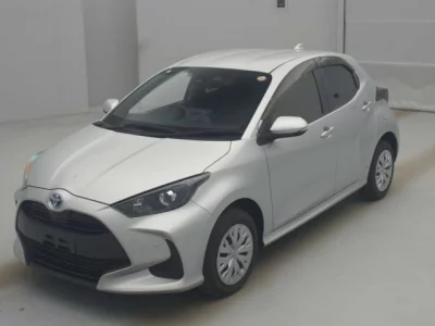 Toyota YARIS  с аукциона в Японии