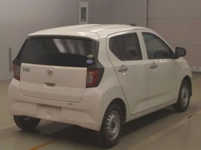 Toyota PIXIS EPOCH  с аукциона в Японии