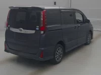 Toyota NOAH лот № 70169 оценка R  с аукциона в Японии 1