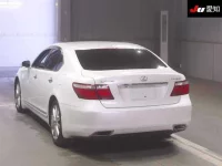 Lexus LS лот № 30074 оценка 4  с аукциона в Японии 1