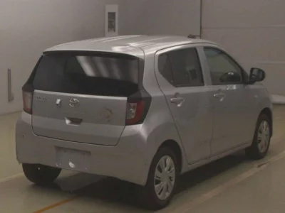 Toyota PIXIS EPOCH  с аукциона в Японии