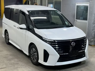 Nissan SERENA  с аукциона в Японии