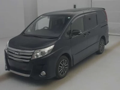Toyota NOAH  с аукциона в Японии