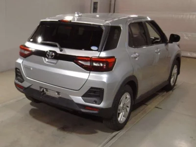 Toyota RAIZE  с аукциона в Японии