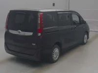 Toyota NOAH лот № 70183 оценка 3.5  с аукциона в Японии 1