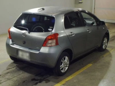 Toyota VITZ  с аукциона в Японии