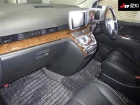 Nissan ELGRAND лот № 30089 оценка 3.5  с аукциона в Японии 2