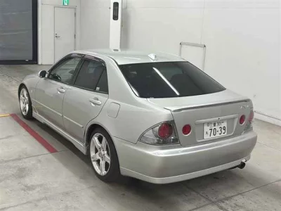 Toyota ALTEZZA  с аукциона в Японии