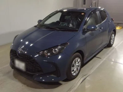 Toyota YARIS  с аукциона в Японии