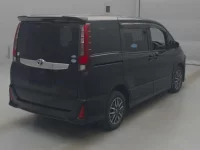 Toyota NOAH лот № 70189 оценка R  с аукциона в Японии 1