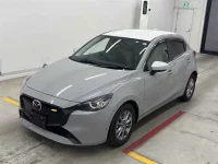 Mazda MAZDA2 лот № 30173 оценка 5  с аукциона в Японии 3