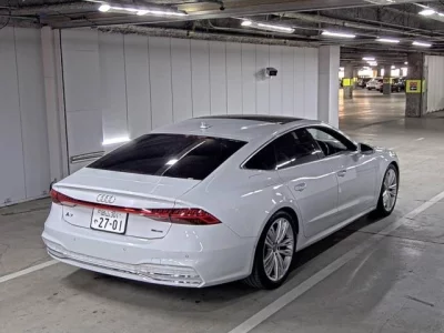 Audi A7  с аукциона в Японии