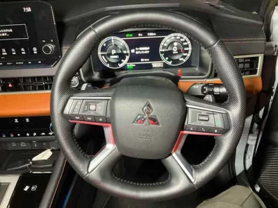 Mitsubishi OUTLANDER PHEV