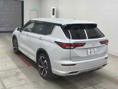 Mitsubishi OUTLANDER PHEV