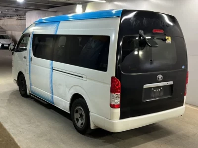 Toyota HIACE  с аукциона в Японии