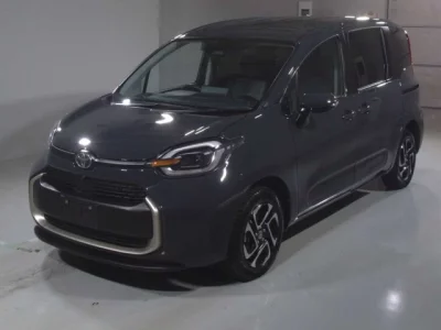 Toyota SIENTA  с аукциона в Японии