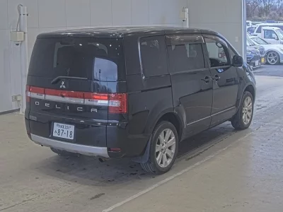 Mitsubishi DELICA D5