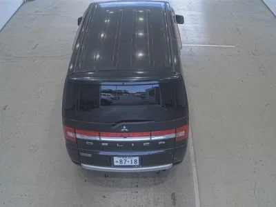 Mitsubishi DELICA D5