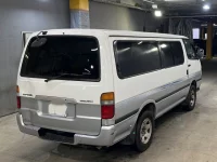 Toyota REGIUS ACE VAN лот № 220 оценка R  с аукциона в Японии 4