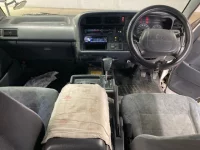 Toyota REGIUS ACE VAN лот № 220 оценка R  с аукциона в Японии 2