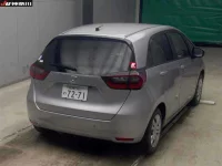 Honda FIT лот № 6107 оценка 4  с аукциона в Японии 3