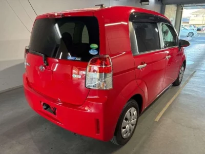 Toyota SPADE  с аукциона в Японии