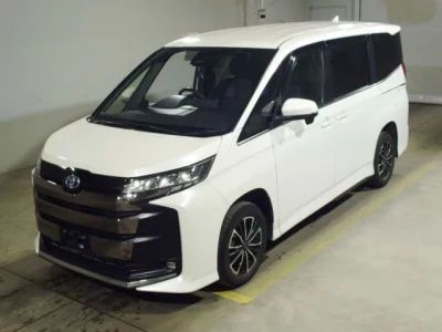 Toyota NOAH  с аукциона в Японии