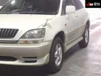 Toyota HARRIER лот № 30130 оценка 4  с аукциона в Японии 6