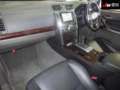 Toyota MARK X  с аукциона в Японии