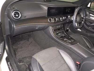 Mercedes-Benz E CLASS  с аукциона в Японии