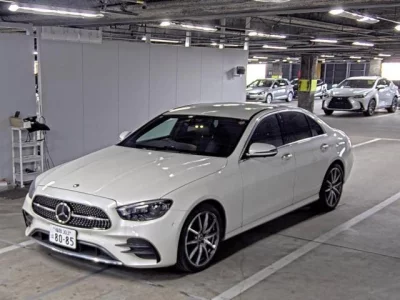 Mercedes-Benz E CLASS  с аукциона в Японии