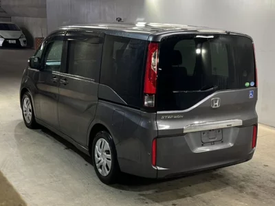 Honda STEP WAGON  с аукциона в Японии