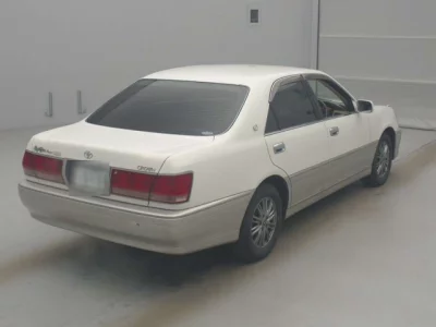Toyota CROWN  с аукциона в Японии