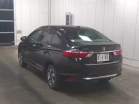 Honda GRACE лот № 7035 оценка 3.5  с аукциона в Японии 1