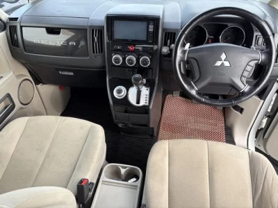 Mitsubishi DELICA D5