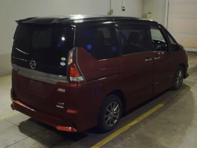 Nissan SERENA  с аукциона в Японии