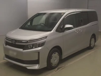Toyota VOXY  с аукциона в Японии