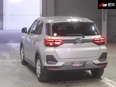 Toyota RAIZE  с аукциона в Японии