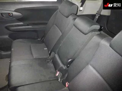 Toyota WISH  с аукциона в Японии